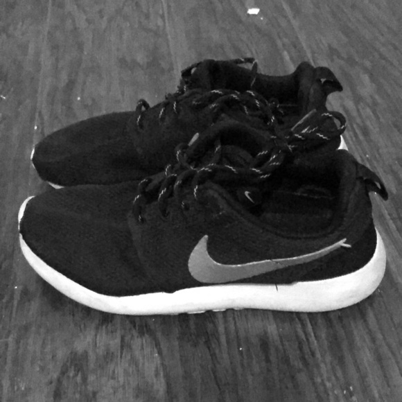 Nike Roshi - Picture 1 of 1